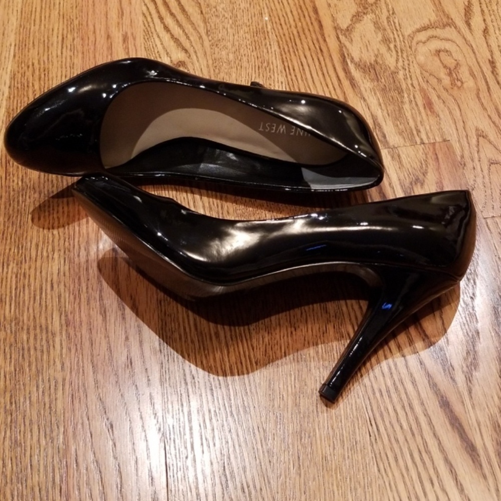 Shoes - Picture 3 of 6
